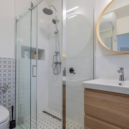 Azure Green Heaven * Budapest