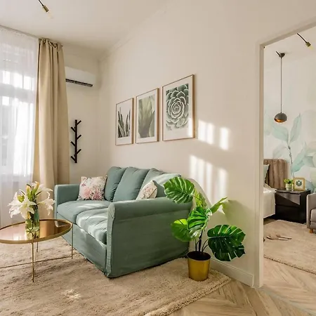 Azure Green Heaven Apartment Budapest