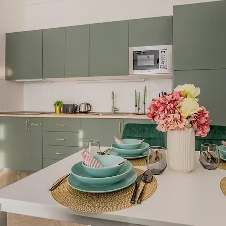 Azure Green Heaven Apartment