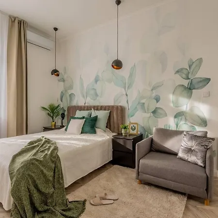 Azure Green Heaven * Budapest