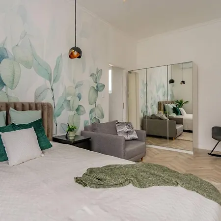 Апартаменты Azure Green Heaven